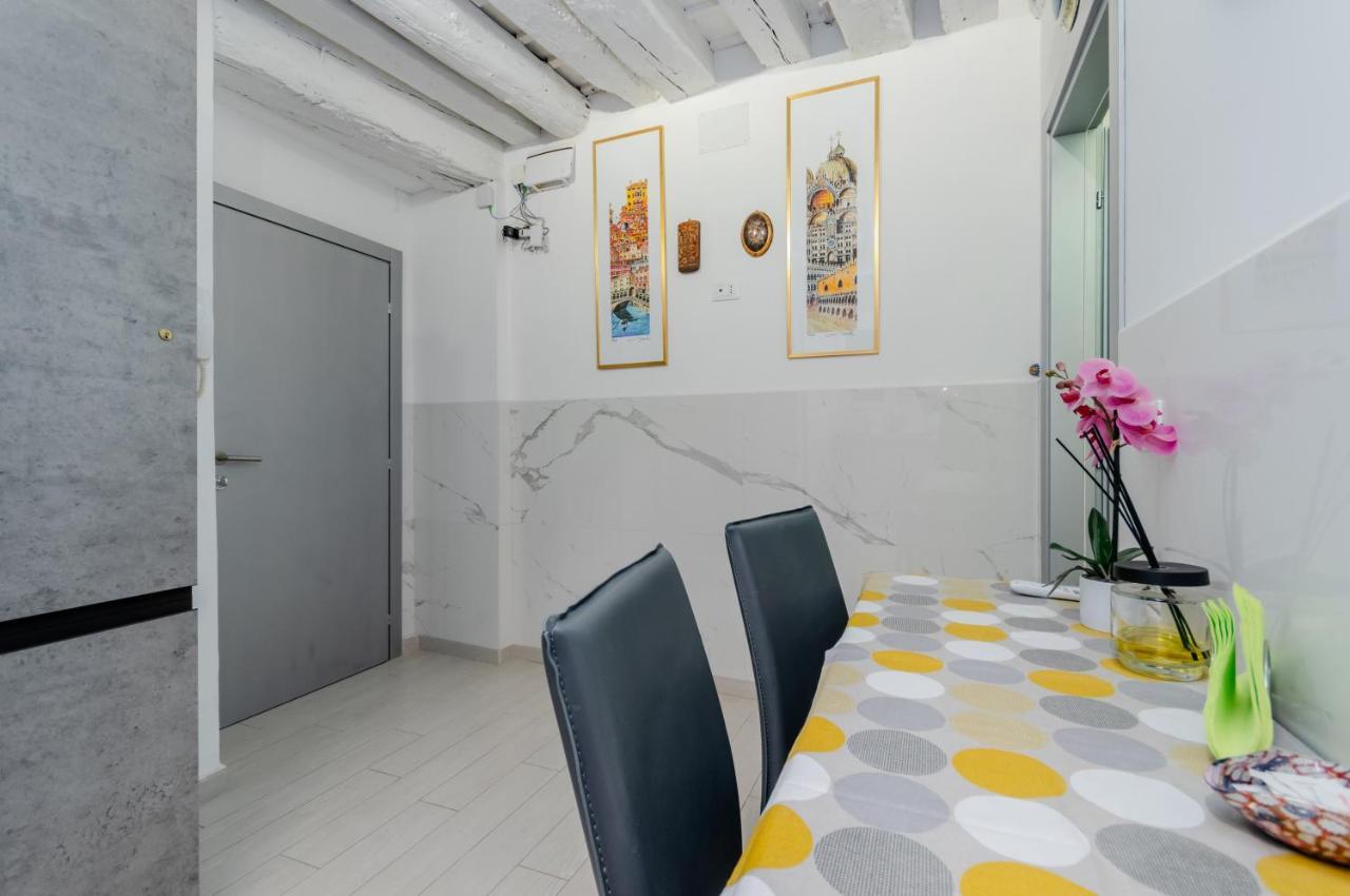 Palazzo Dolfin - Piazza San Marco Lovely Apartment Venetië Buitenkant foto